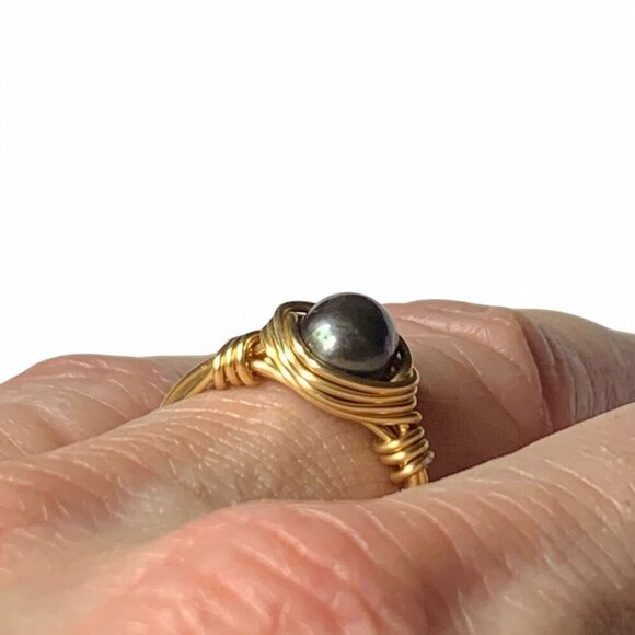 Handcrafted Wire-Wrapped Black Pearl Ring In Gold-Tone Copper Wire Size 7.5 - Picture 1 of 5